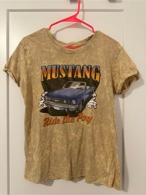 Ford Mustang Vintage Style Women’s T-shirt Size Small